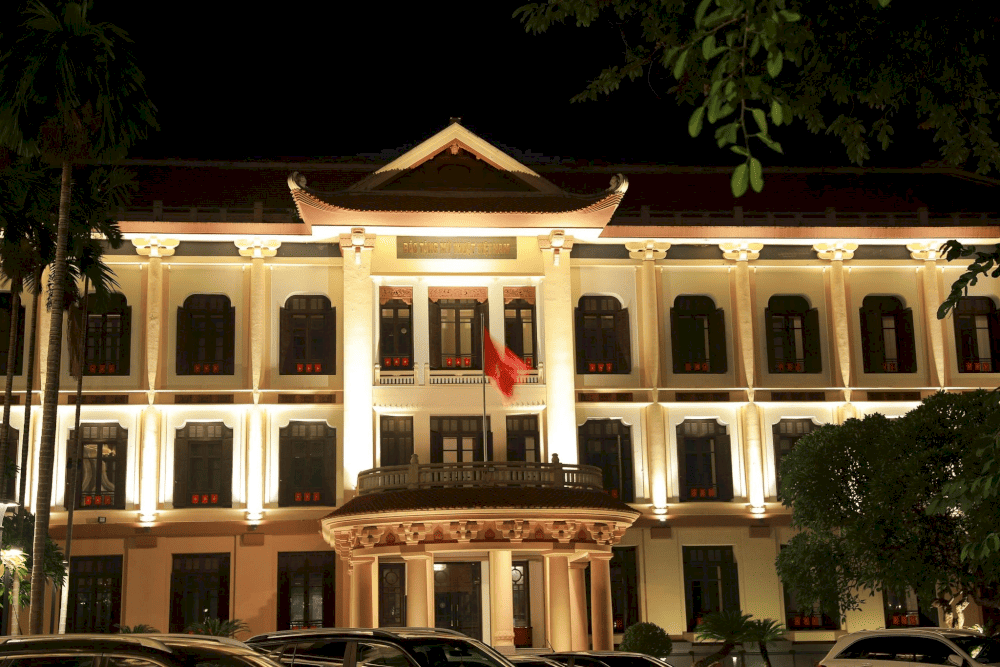 The Vietnam National Museum of Fine Arts in Hanoi features a blend of French colonial and traditional Vietnamese architecture (Source: Fanpage Bảo tàng Mỹ thuật Việt Nam)